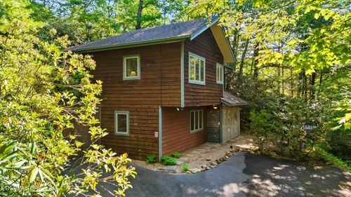 925 Sunshine Trl, Gatlinburg, TN, 37738-6363 | Card Image