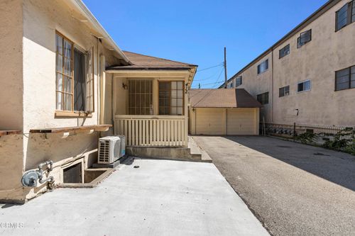 412 Pioneer Dr, Glendale, CA, 91203-1713 | Card Image