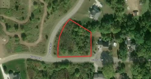 10559 Madeline Way, Berrien Springs, MI, 49103-9183 | Card Image