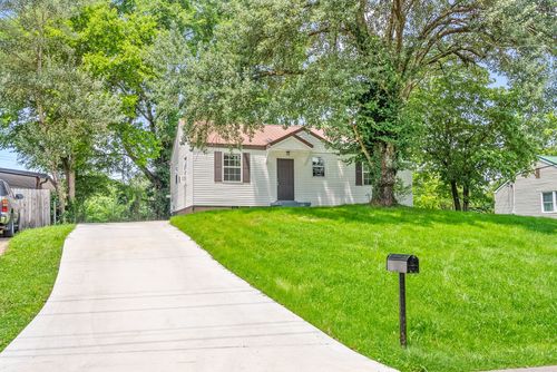 948 E Happy Hollow Dr, Clarksville, TN, 37040-4111 | Card Image