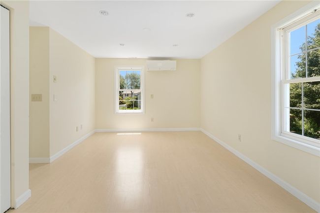 208 W View Rd, House other with 4 bedrooms, 3 bathrooms and 4 parking in Middletown RI | Image 4