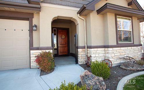 93 S Wildgrass Way, Star, ID, 83669-2500 | Card Image