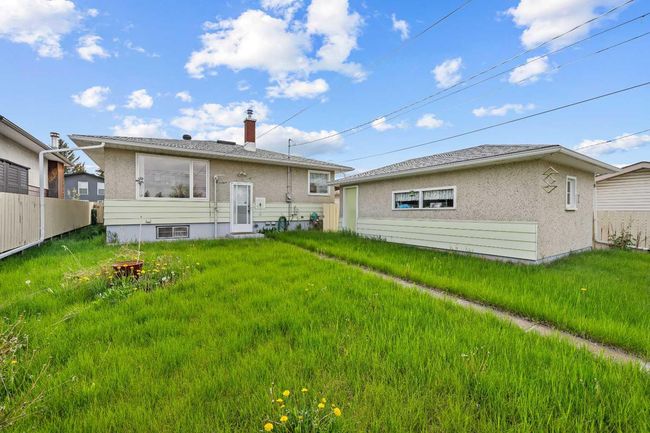 8 Foley Road Se, House other with 3 bedrooms, 1 bathrooms and 3 parking in Calgary AB | Image 33