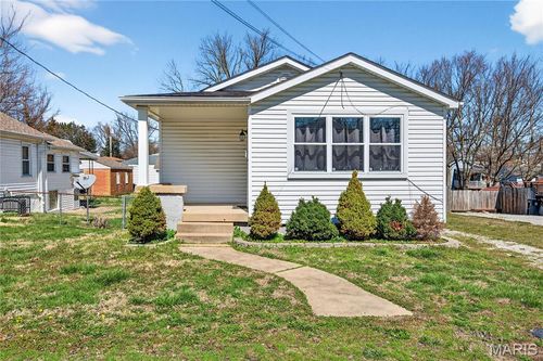 327 W Felton Ave, Saint Louis, MO, 63125-2027 | Card Image