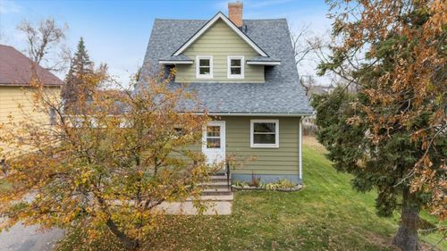 514 4th St Nw, Chisholm, MN, 55719-1412 | Card Image