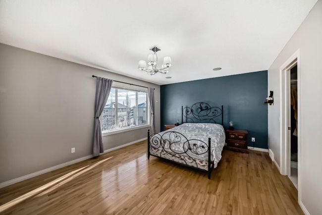 16 Valley Crest Gardens Nw, Home with 4 bedrooms, 3 bathrooms and 4 parking in Calgary AB | Image 14