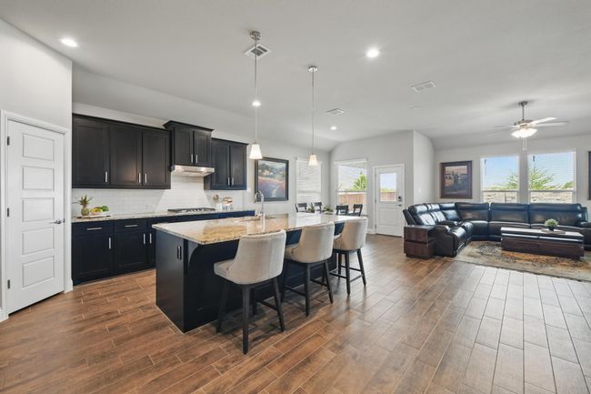 2172 Knightsgate Rd, House other with 4 bedrooms, 2 bathrooms and null parking in Argyle TX | Image 9
