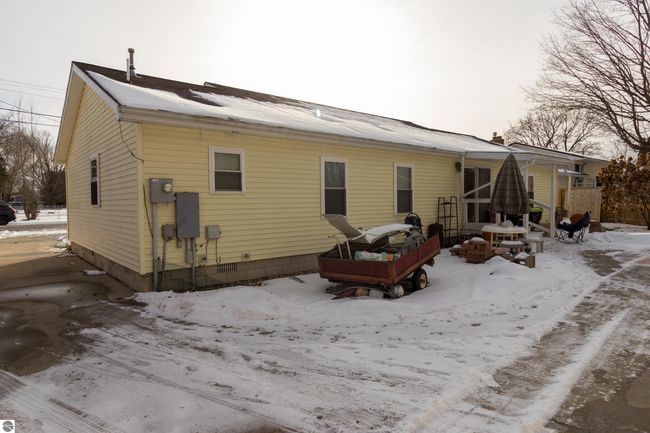 523 Orchard Ave, House other with 3 bedrooms, 2 bathrooms and null parking in Clare MI | Image 12