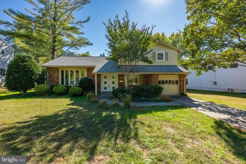 6412 Wilson Ln, BETHESDA, MD, 20817-5536 | Card Image