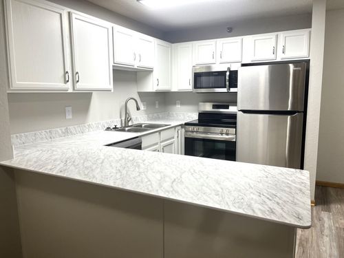 apt-210-1321 Lake Dr W, Chanhassen, MN, 55317-3506 | Card Image