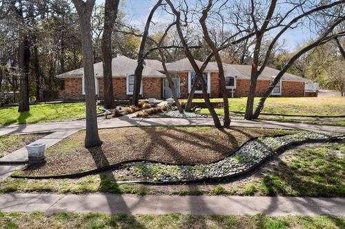 266 Creekwood Dr, Lancaster, TX, 75146-3404 | Card Image