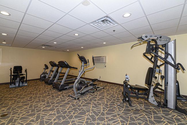 110 - 5200 S Tuckaway Boulevard, Condo with 2 bedrooms, 2 bathrooms and null parking in Greenfield WI | Image 25