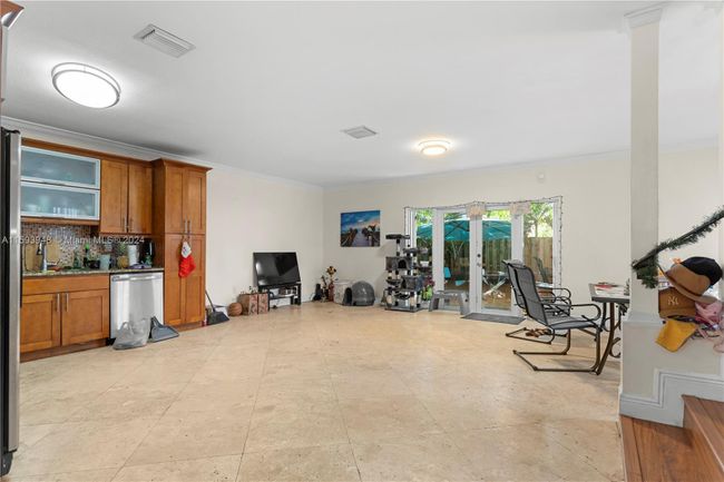 3154 Plaza St, Townhouse with 3 bedrooms, 2 bathrooms and null parking in Miami FL | Image 6