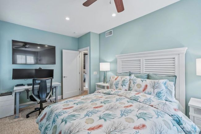 1301 - 5845 Friars Rd, Condo with 3 bedrooms, 2 bathrooms and 2 parking in San Diego CA | Image 21
