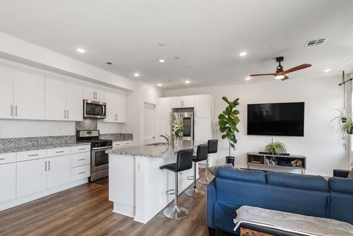 unit-142-5405 Beach Grass Ln, San Diego, CA, 92154-6589 | Card Image