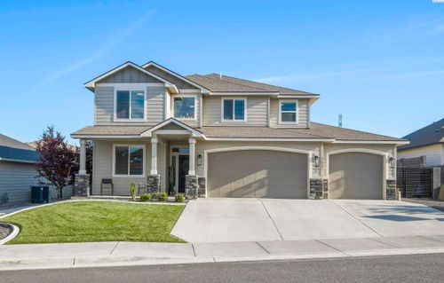 7037 W 35th Ave, Kennewick, WA, 99338-5604 | Card Image