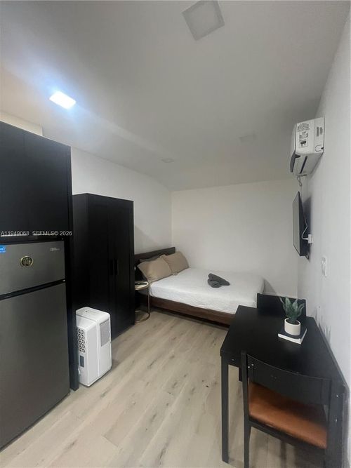 studio-2723 Sw 13th St, Miami, FL, 33145-1121 | Card Image