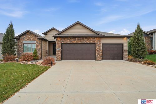 10033 Sweet Water Rd, Lincoln, NE, 68527-3707 | Card Image