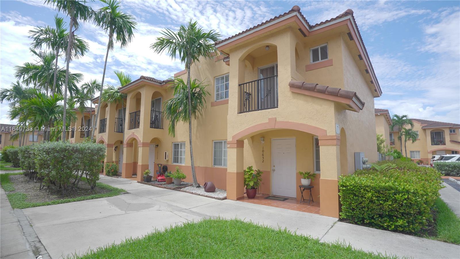 87th Ct, Hialeah, FL 33018