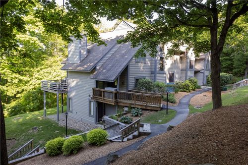 3707 Swiss Mountain Dr, Champion, PA, 15622-4082 | Card Image