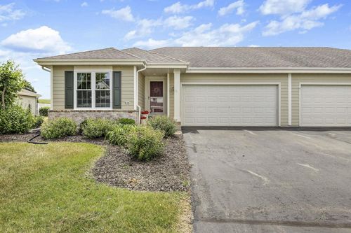 614 Belmont Dr, Watertown, WI, 53094-7729 | Card Image