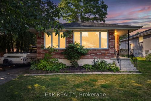 239 Scott St, Midland, ON, L4R2M7 | Card Image