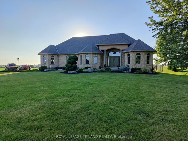 9416 Hickory Dr, House other with 3 bedrooms, 4 bathrooms and 10 parking in Strathroy ON | Image 42
