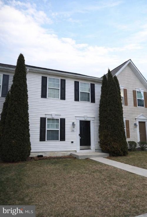 104 Checko Ct, MARTINSBURG, WV, 25401-1815 | Card Image