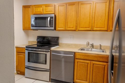8-7733 Balboa St, Sunrise, FL, 33351 | Card Image