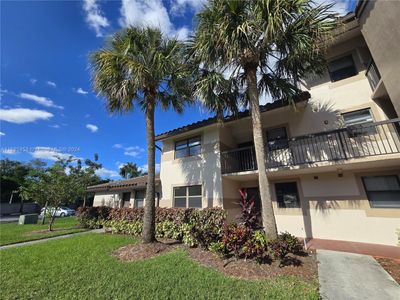 9985 - 9985 Nob Hill Ct, Condo with 2 bedrooms, 2 bathrooms and null parking in Sunrise FL | Image 2