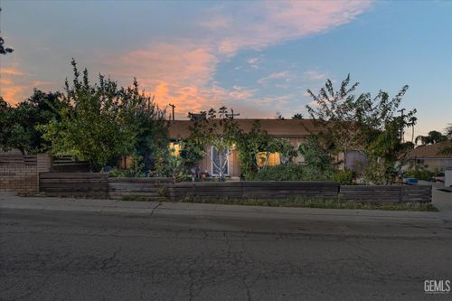 113 Loma Vista Ave, Taft, CA, 93268-3320 | Card Image