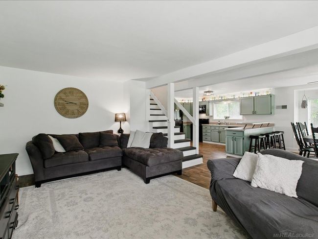 Living Room | Image 8