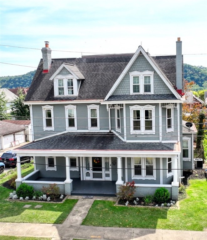 10th Ave, Tarentum, PA 15084