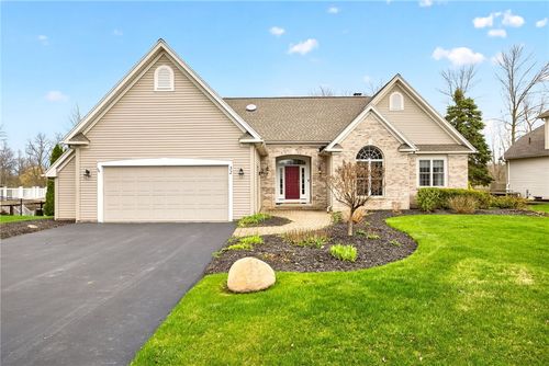 32 Crosswinds Cir, Fairport, NY, 14450-9421 | Card Image