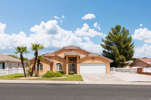 2137 10, St George, UT, 84790-1577 | Card Image