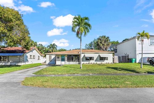 105 Ne 2nd Pl, Dania Beach, FL, 33004-2825 | Card Image