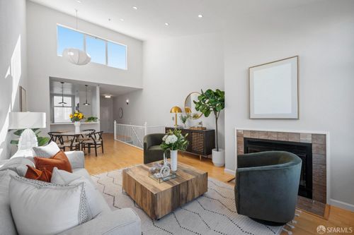 501-2075 Sutter St, San Francisco, CA, 94115-6102 | Card Image