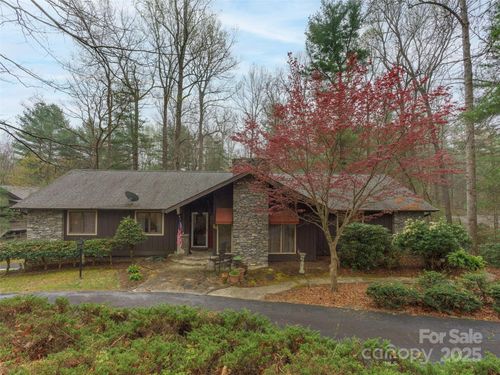 16 Jasmine Pl, Laurel Park, NC, 28739-9319 | Card Image