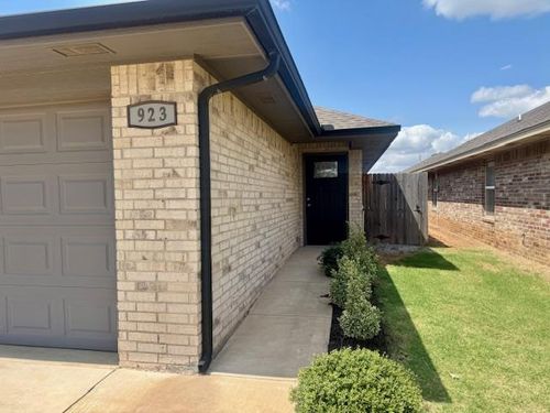 923 Coles Creek, Yukon, OK, 73099 | Card Image