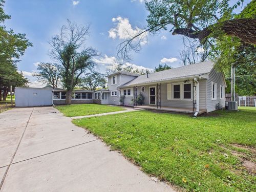 1202 S Walnut St, Newton, KS, 67114-4852 | Card Image