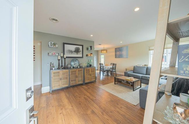 3035 King Cir, House other with 3 bedrooms, 1 bathrooms and 2 parking in Marina CA | Image 6
