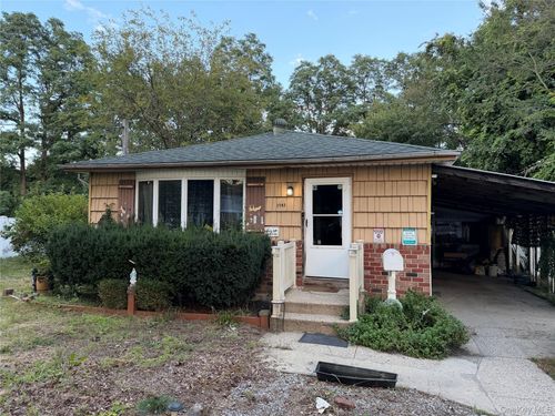 1743 N Thompson Drive, Islip, NY, 11706 | Card Image