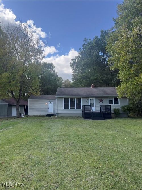 228 Galluppi Ln, Lowellville, OH, 44436-9511 | Card Image