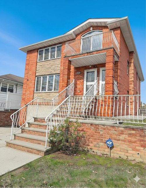 253-12 58th Ave, Little Neck, NY, 11362-2116 | Card Image