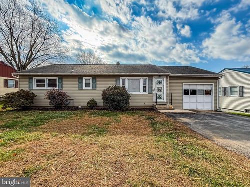 3136 Lincoln Way East Way E, FAYETTEVILLE, PA, 17222 | Card Image