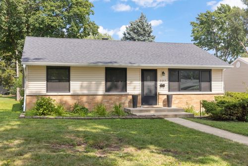 307 Pierce Ave, Wheaton, IL, 60187-4686 | Card Image