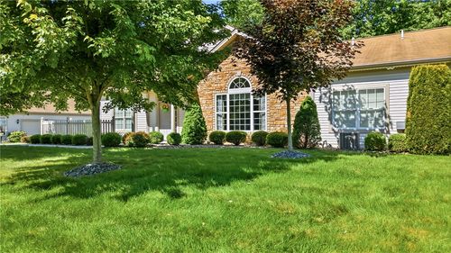 246 Stonegate Blvd, Hermitage, PA, 16148-8011 | Card Image