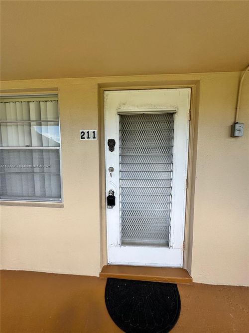 211-211 Coventry I, West Palm Beach, FL, 33417-6775 | Card Image