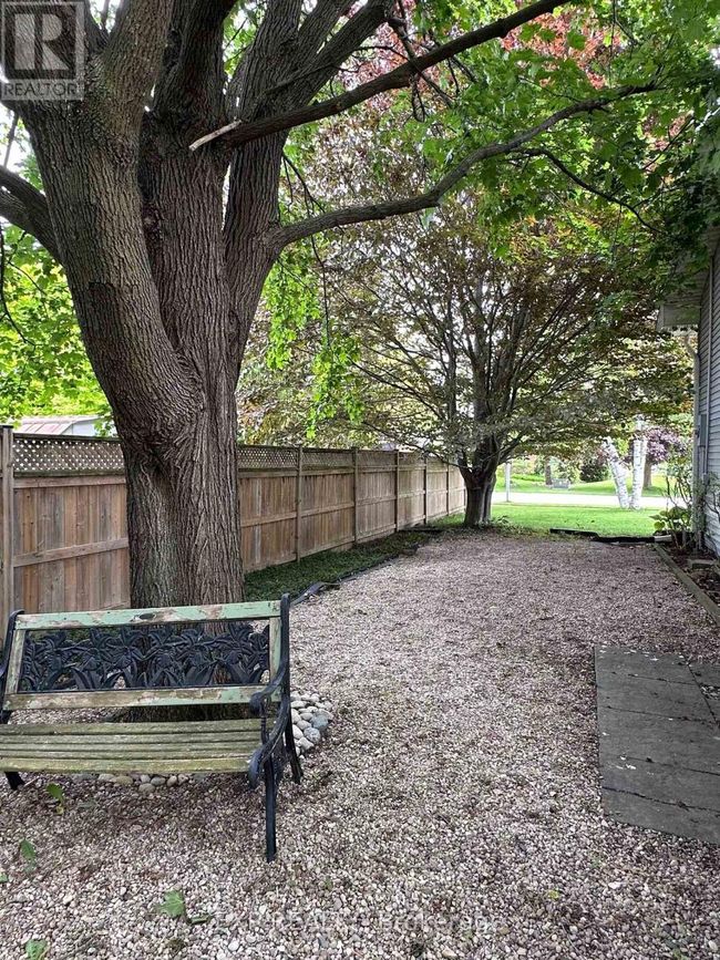 68 Thompson Pl, House other with 4 bedrooms, 2 bathrooms and 4 parking in Innerkip ON | Image 33