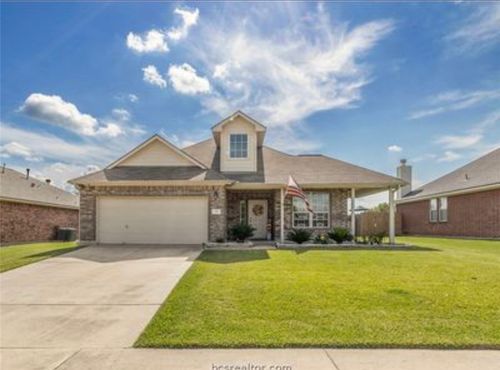 215 Boulder Dr, Navasota, TX, 77868-3761 | Card Image